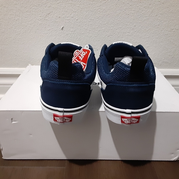 Vans - Picture 3 of 4